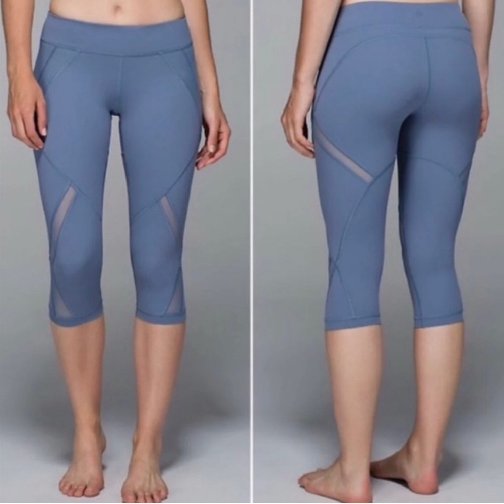 Lululemon Cropped Blue Mesh Panel Leggings Size 8